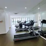 Near Mid Valley Old Klang Rd Kuala Lumpur 12Pax