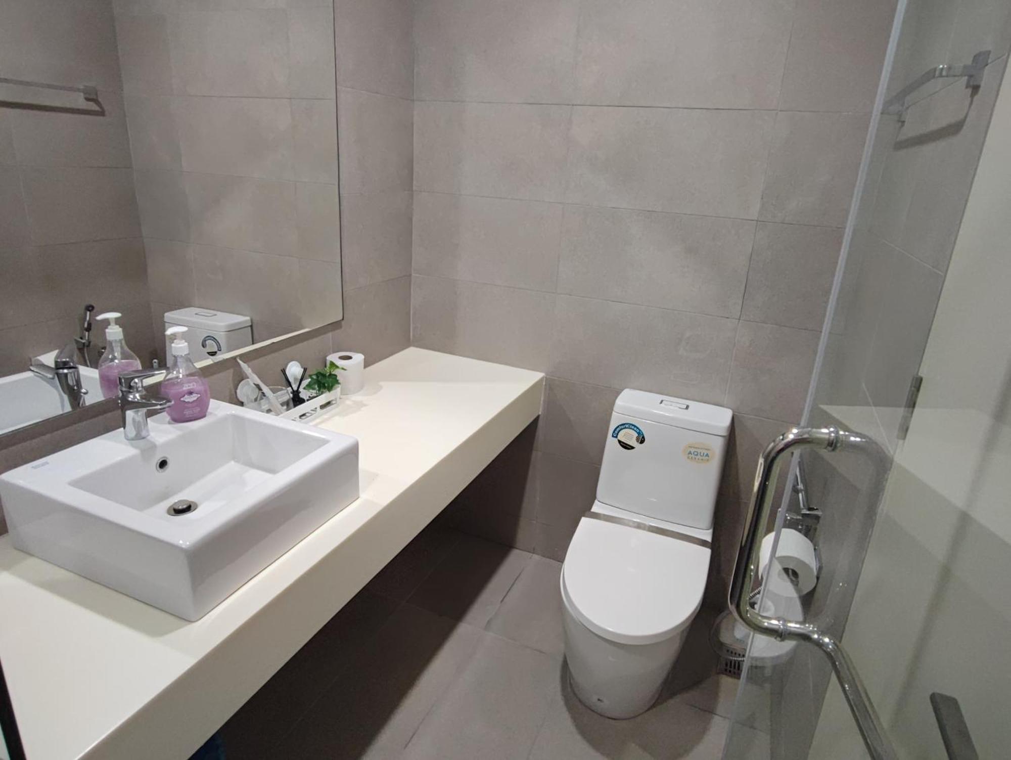 Near Mid Valley Old Klang Rd 12pax Pangsapuri
