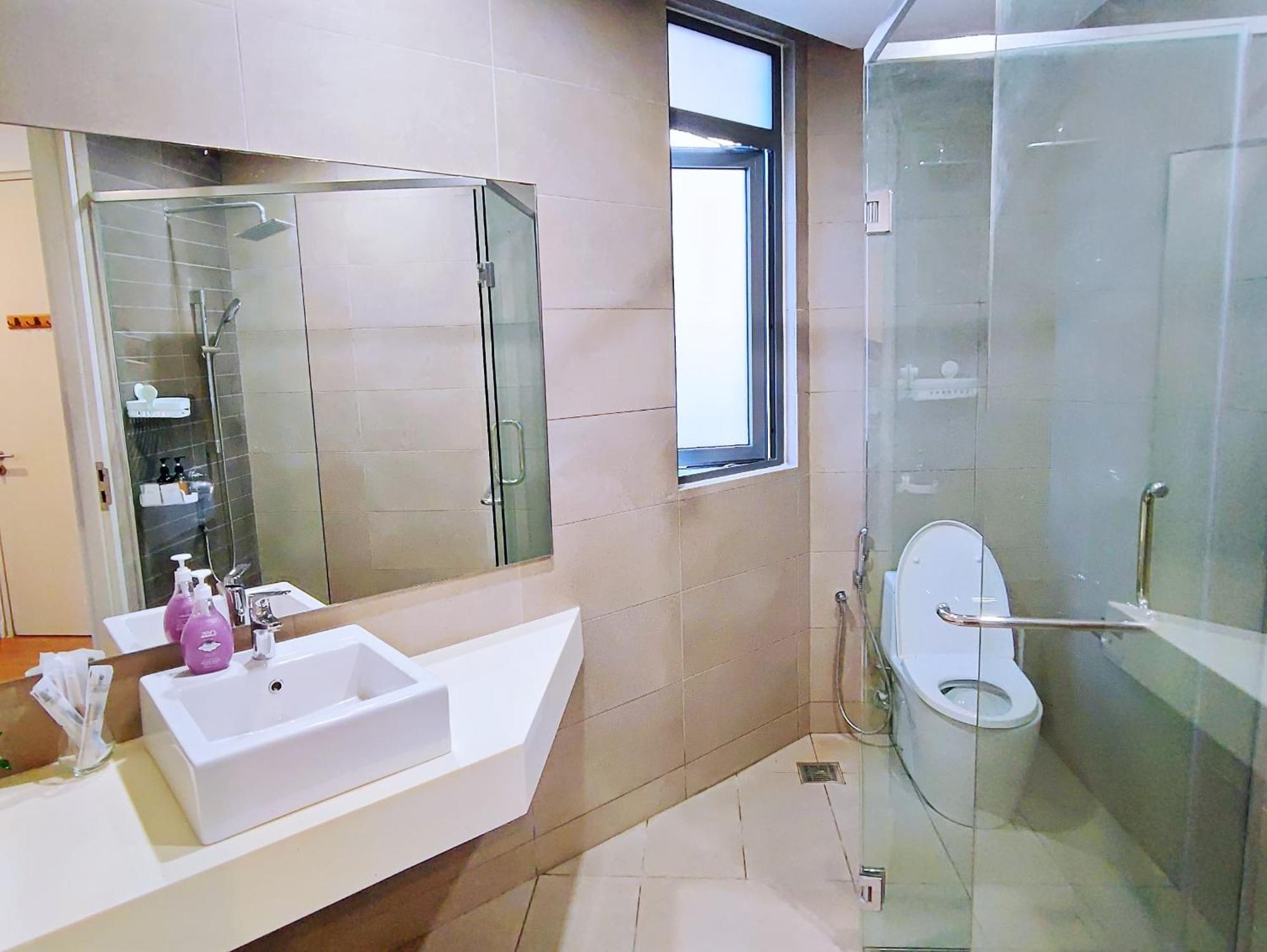 Near Mid Valley Old Klang Rd 12pax Apartment *